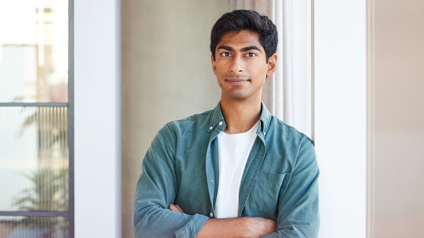 A portrait photo of Akhil Raju.